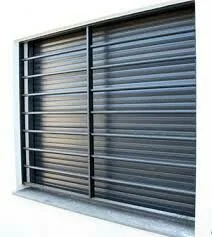 Rejas con barras redondas horizontales