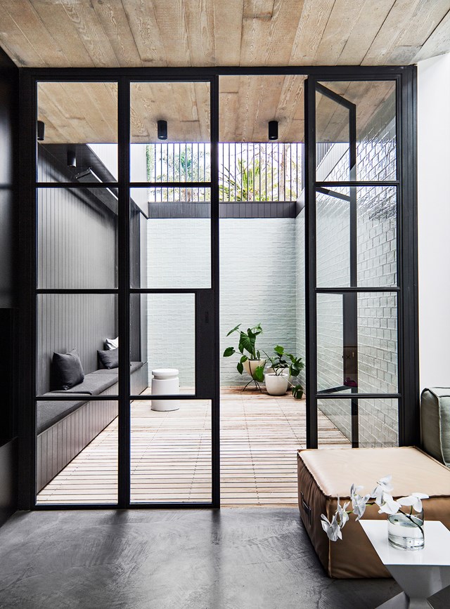 patio interno minimalsita moderno