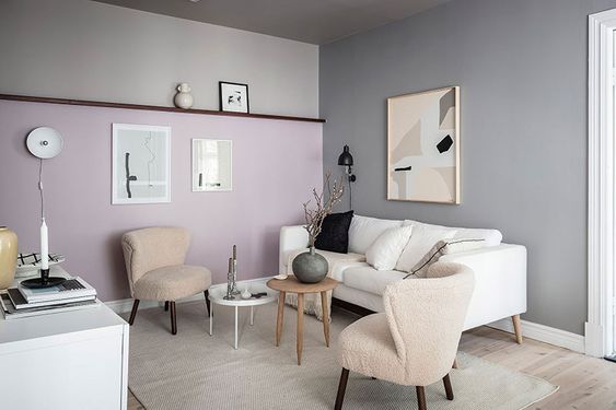 sala de estar con paredes color lila