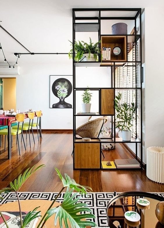 division con hierro y madera
