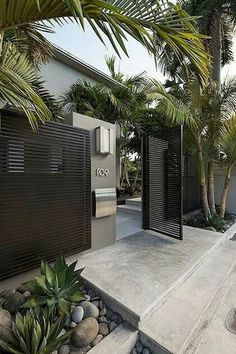 Rejas horizontales modernas y simples para frentes de casas