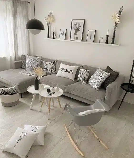 Living pared crema con gris claro