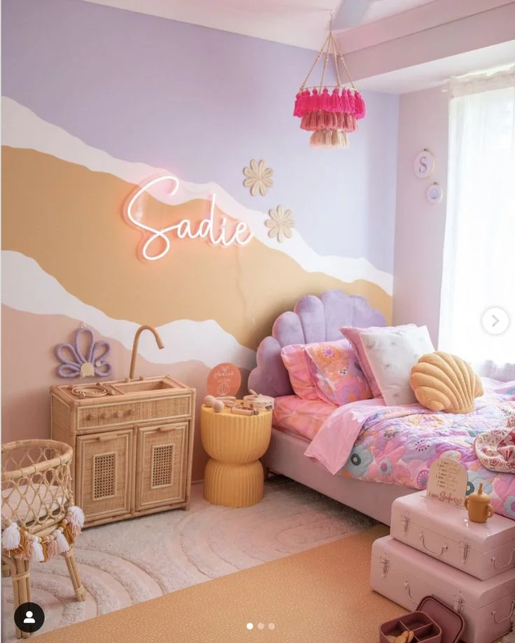Habitacion pequeña para nenas multicolores pasteles