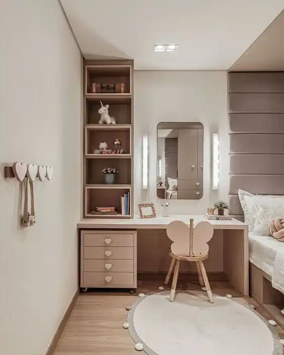 Tocador con apliques de luces en pared