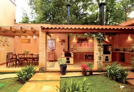 quincho pequeño con pared terracota claro