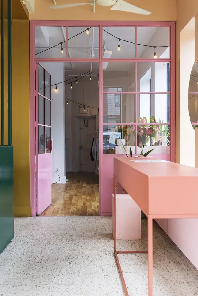 Casas con Puertas y ventanas rosa